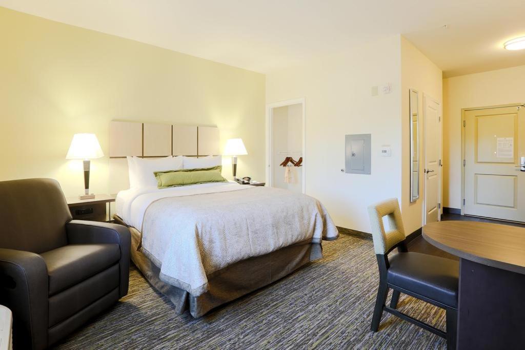 Candlewood Suites Belle Vernon By Ihg Екстер'єр фото